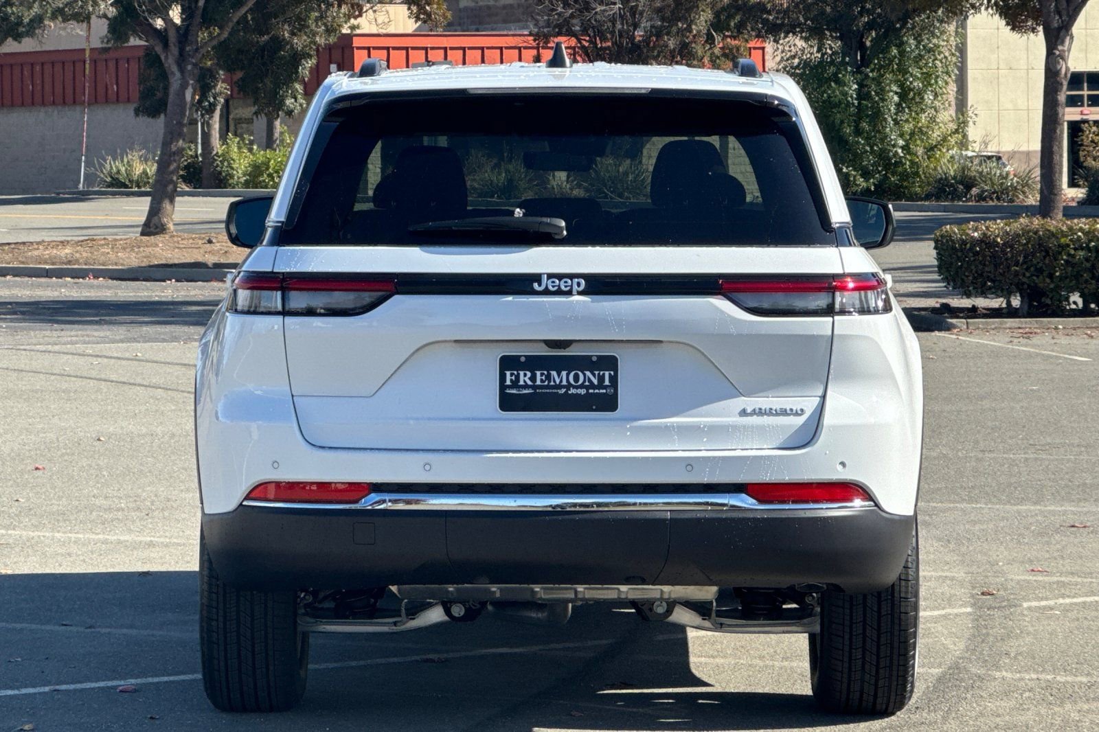 Used 2025 Jeep Grand Cherokee Laredo X RWD image 4