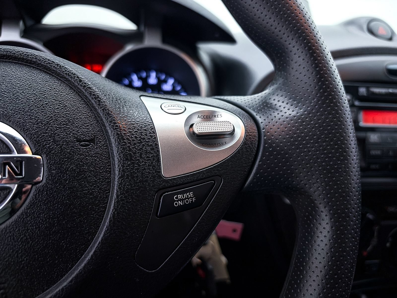 Used 2014 Nissan Juke S FWD image 20