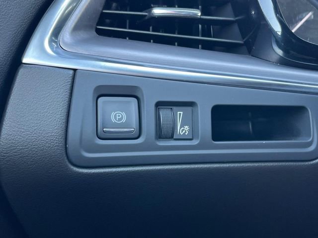 Used 2023 Cadillac XT5 Luxury image 39