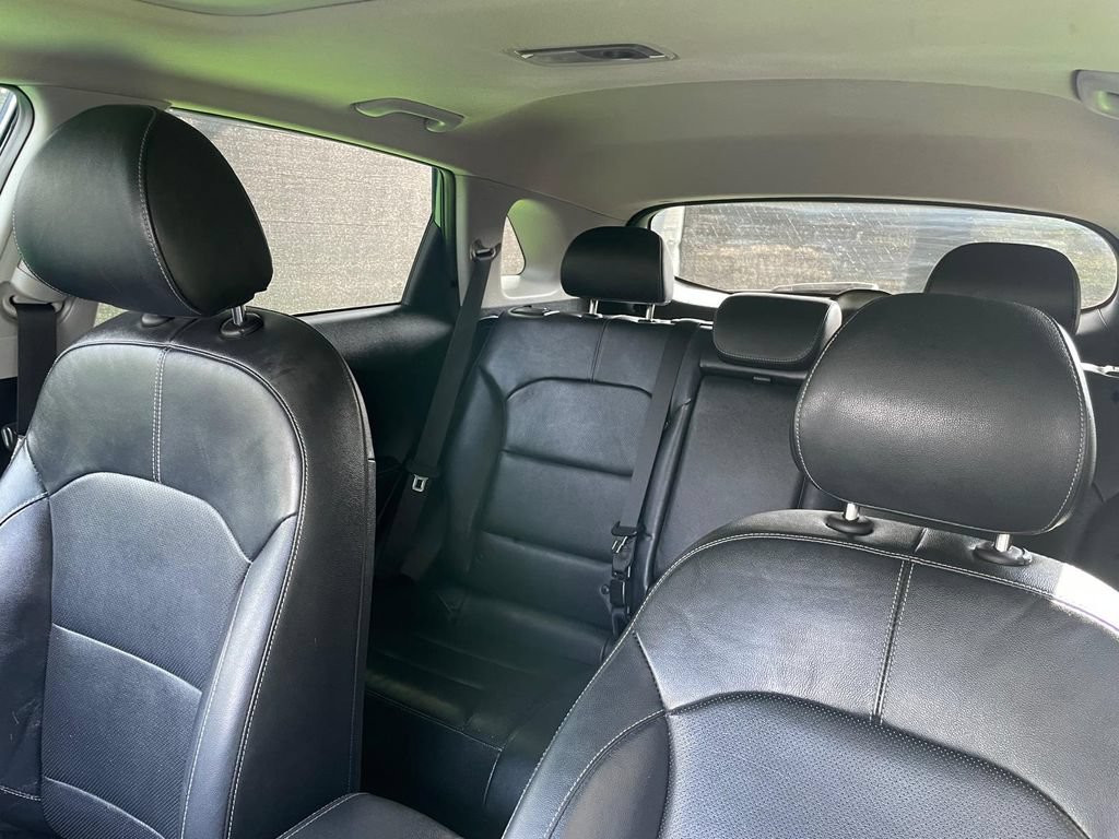 Used 2019 Kia Niro Touring FWD image 21