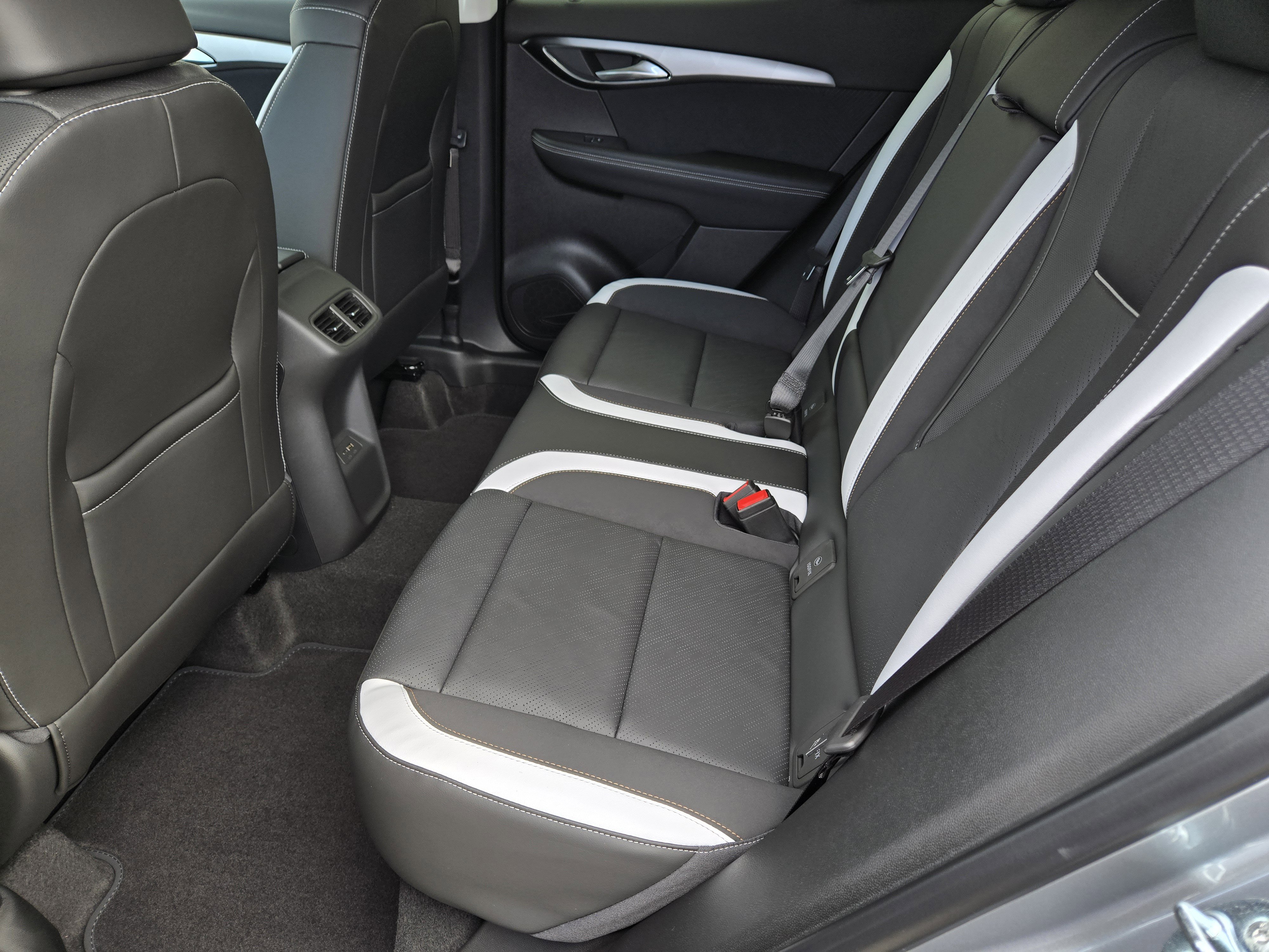 New 2026 Buick Envision Sport Touring AWD/4WD image 17