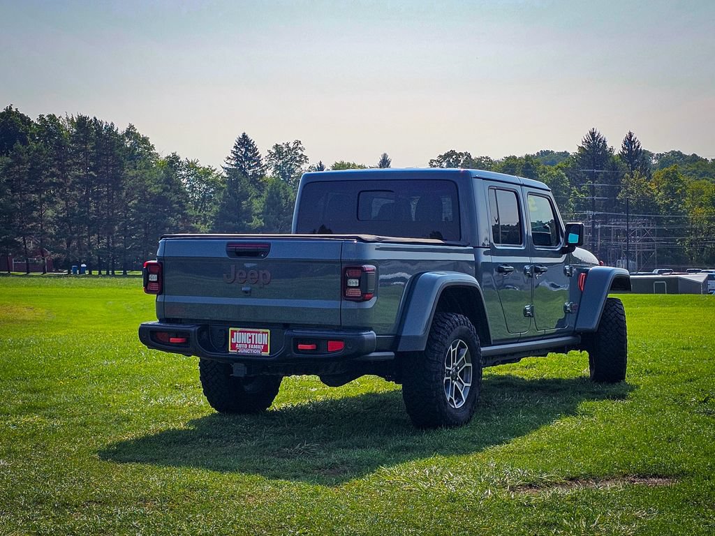 Used 2025 Jeep Gladiator Mojave AWD/4WD image 4