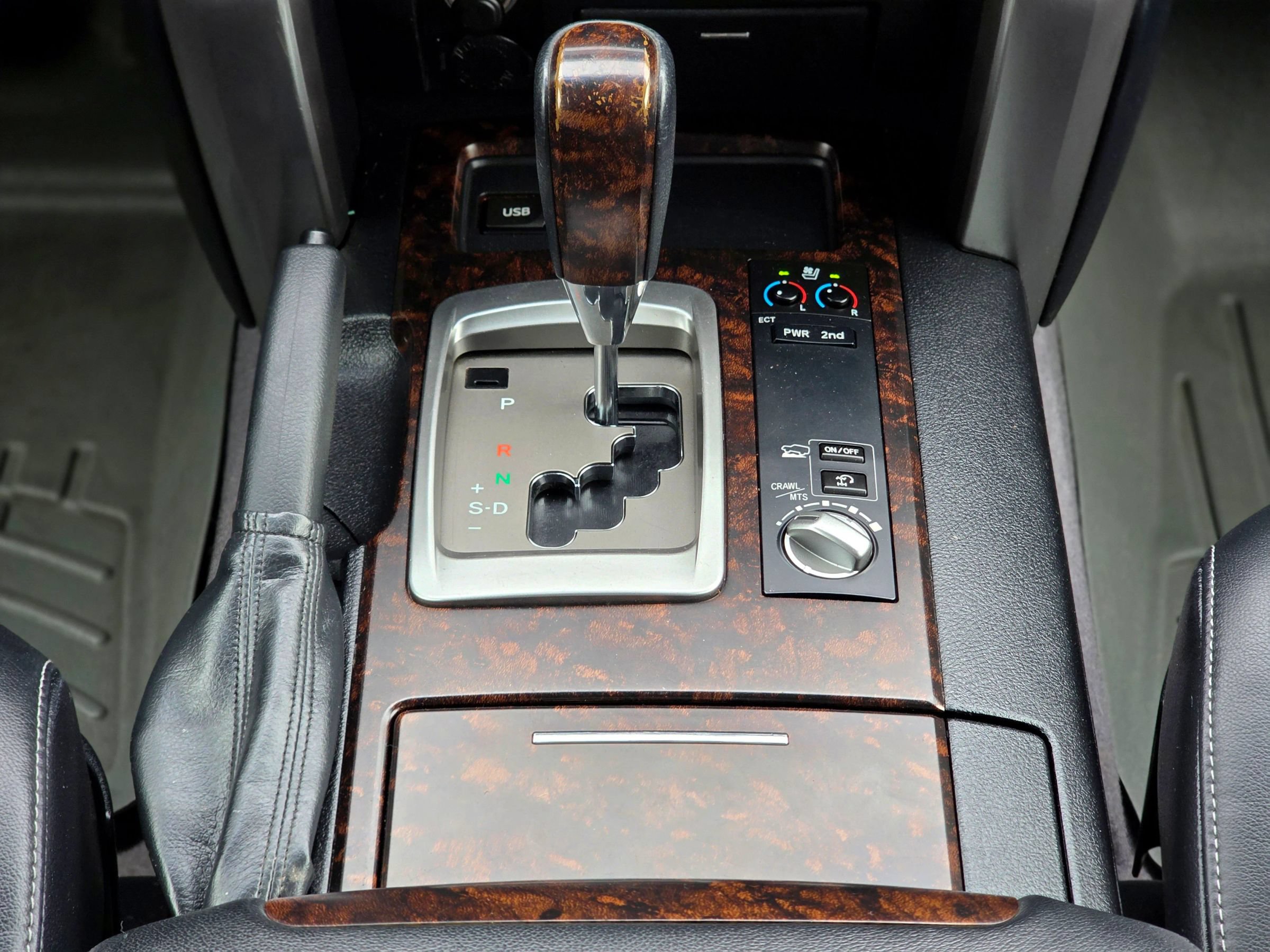 Used 2013 Toyota Land Cruiser AWD/4WD image 20
