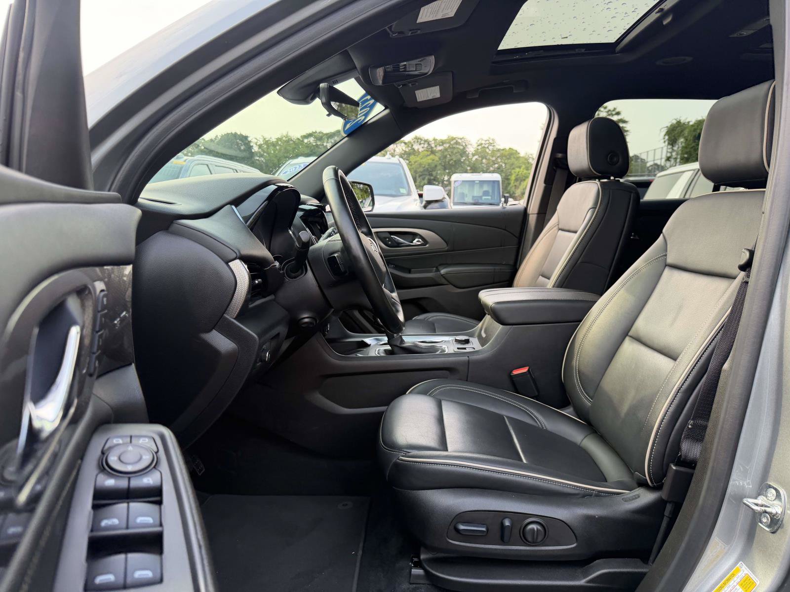 Certified 2023 Chevrolet Traverse Premier w/ Redline Edition AWD/4WD image 8