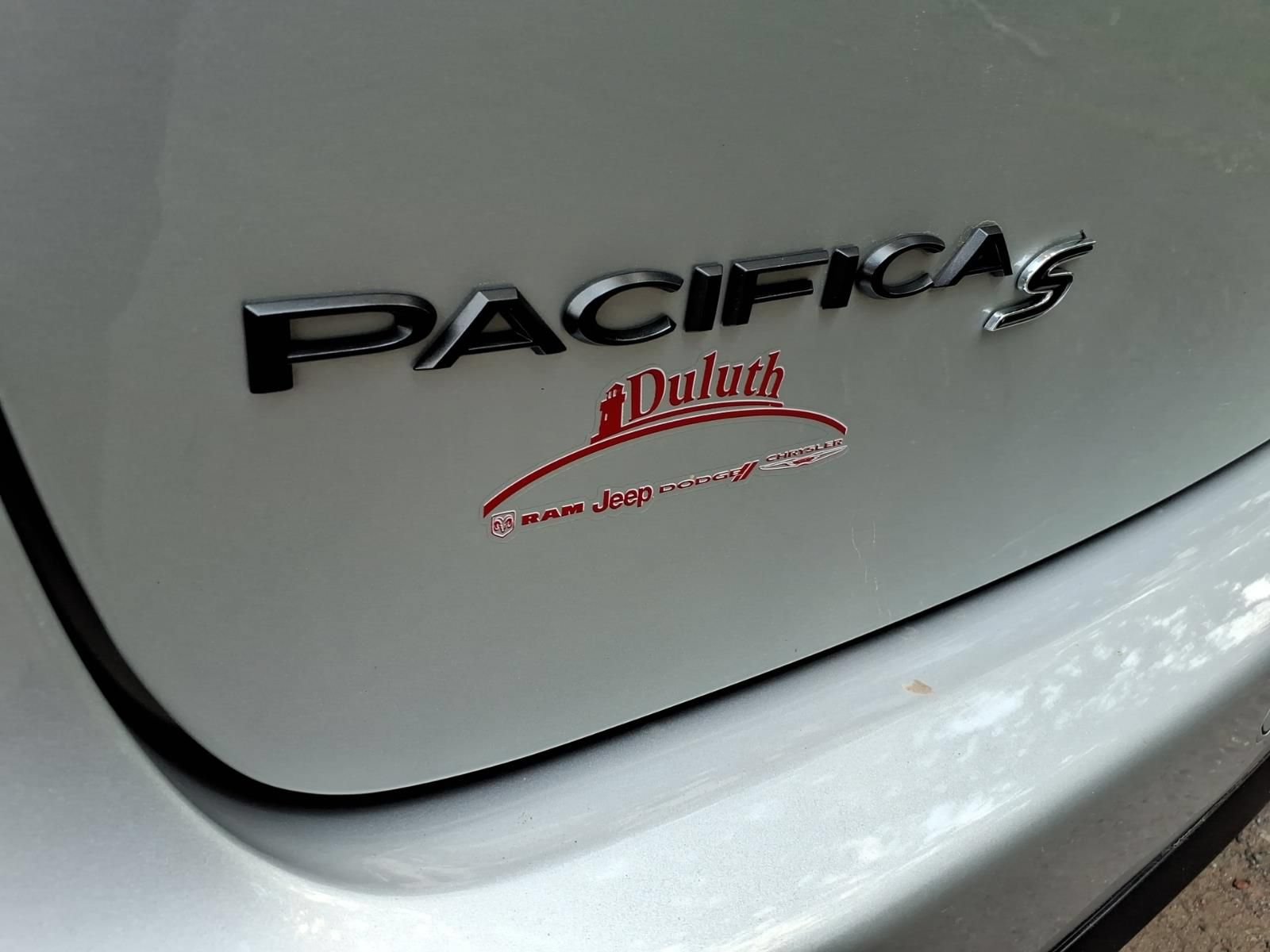 Used 2026 Chrysler Pacifica Limited w/ S Appearance Package FWD image 15