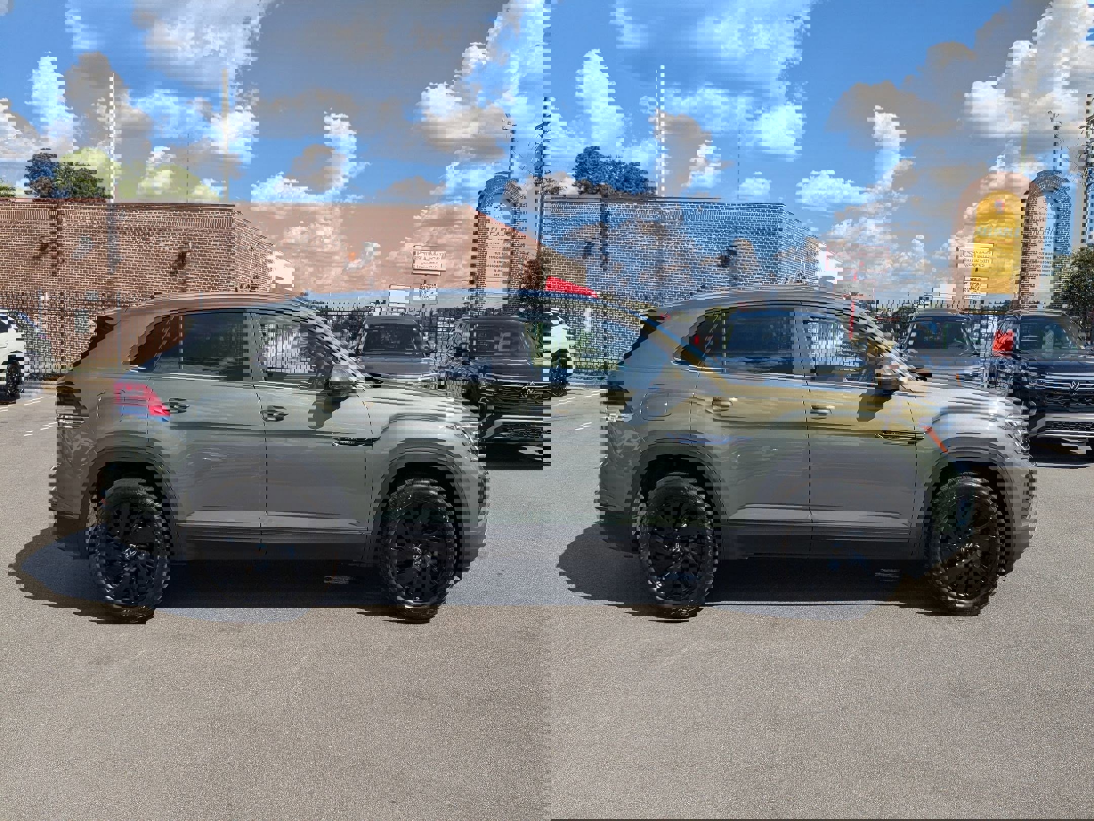 New 2026 Volkswagen Atlas Cross Sport SE image 2