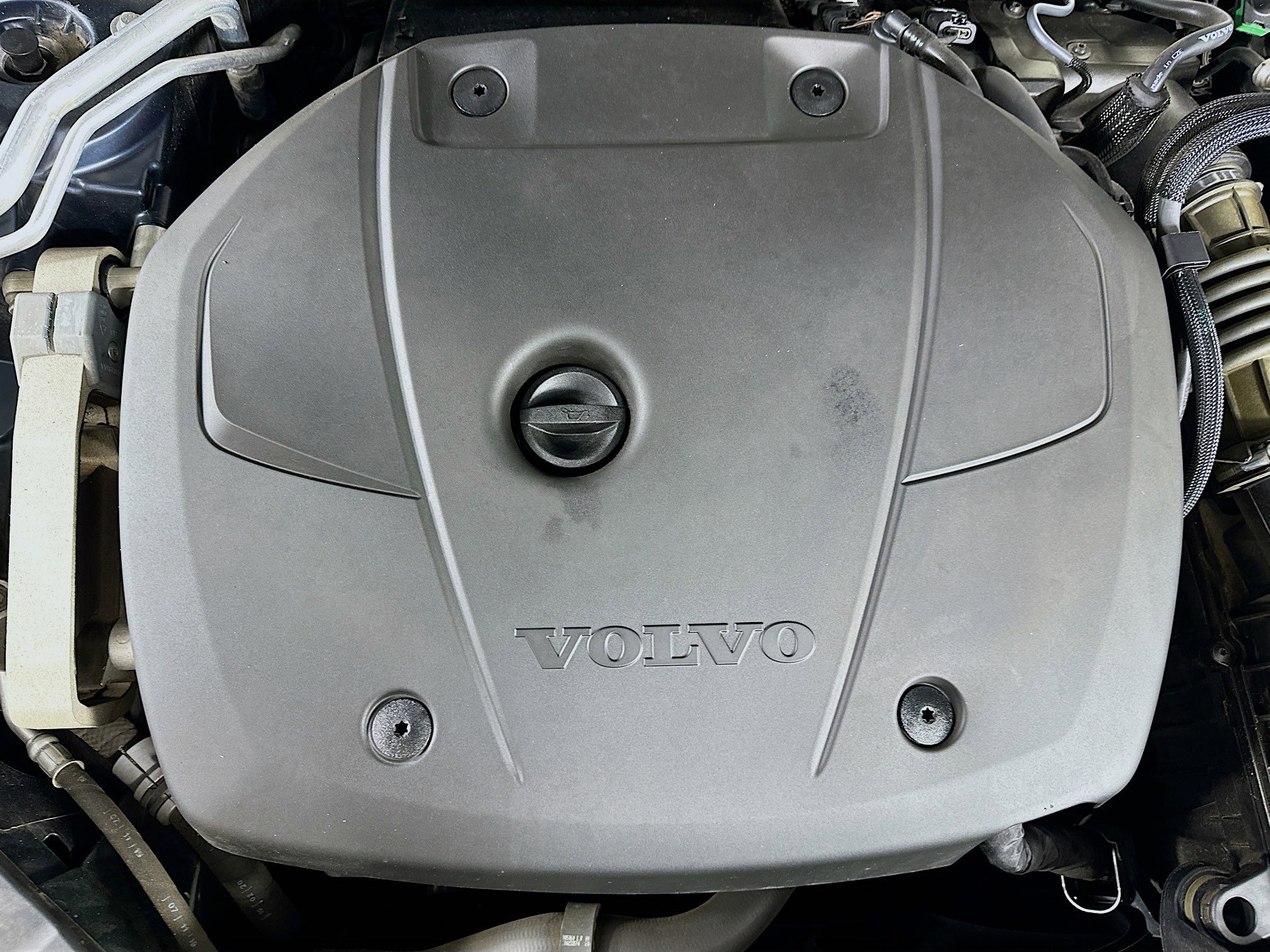 Used 2020 Volvo S60 T6 Momentum image 33