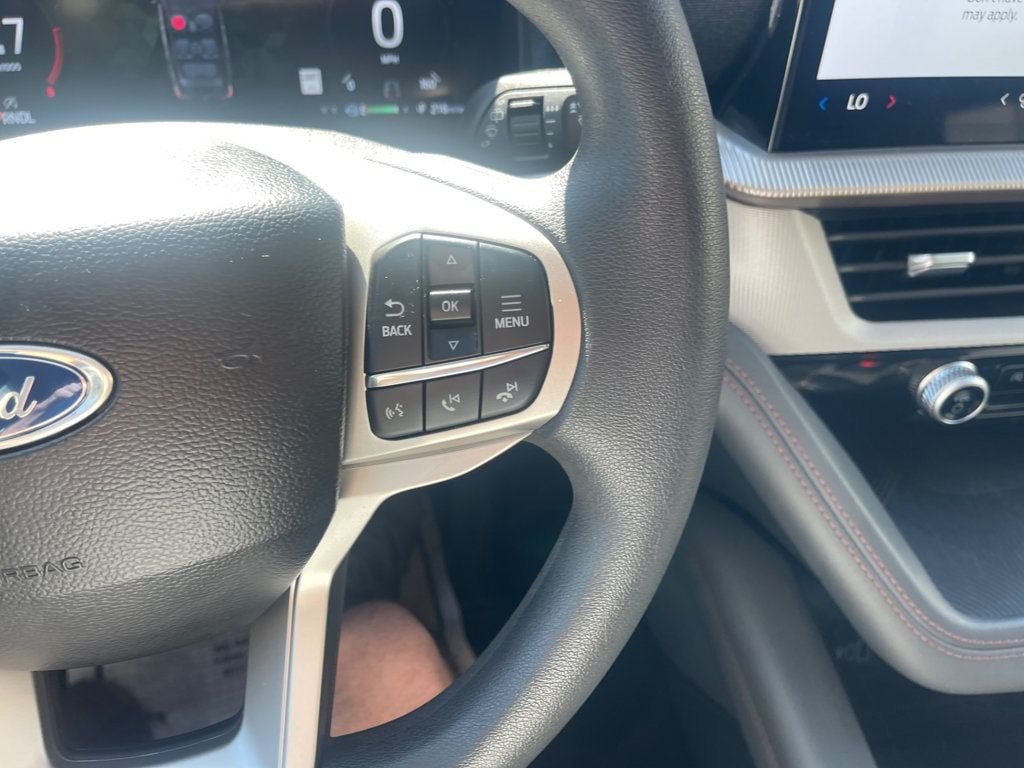 Used 2026 Ford Explorer Active RWD image 17