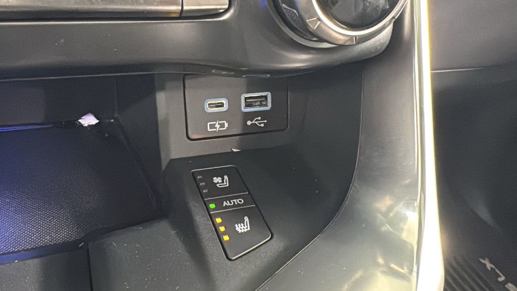 Used 2023 Lexus LX 600 F Sport image 31