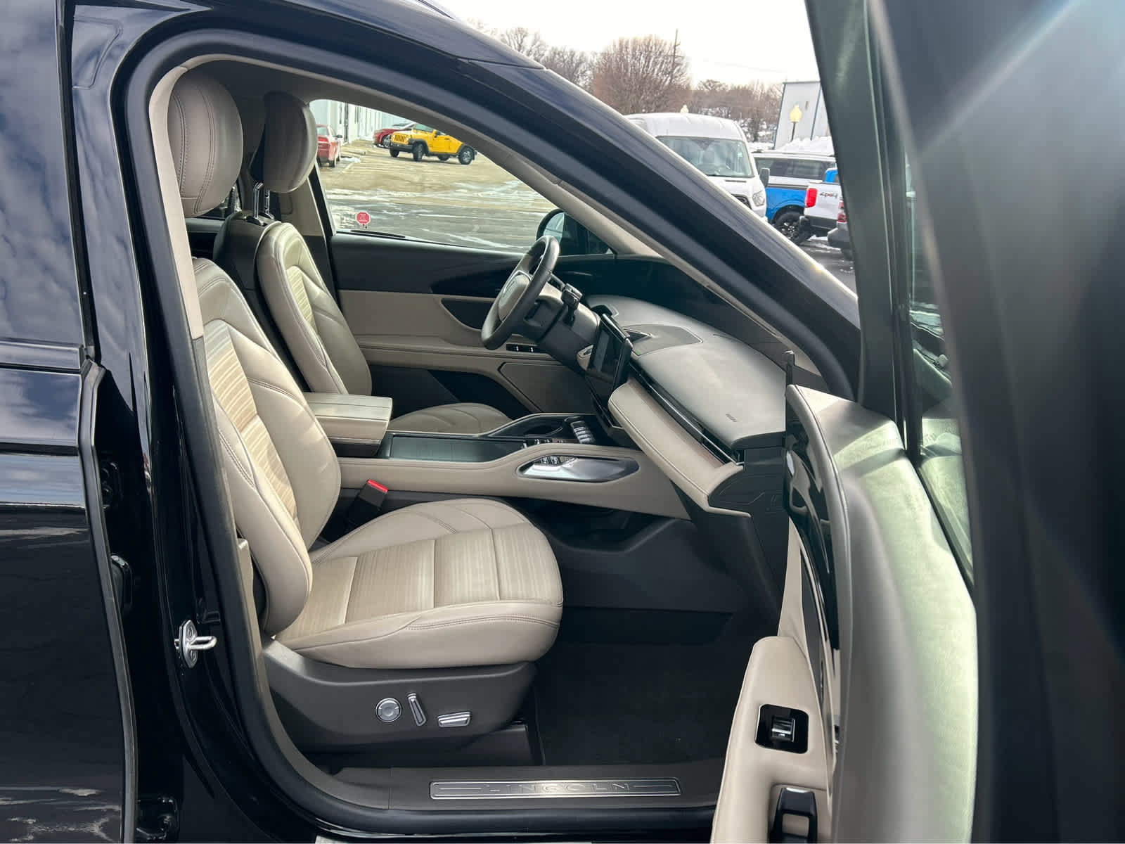 Used 2024 Lincoln Nautilus Reserve AWD/4WD image 20