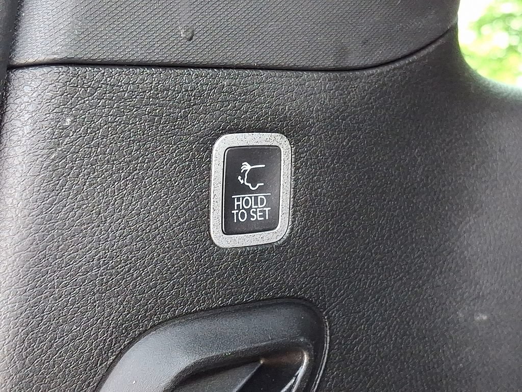Certified 2024 Jeep Wagoneer Series II w/ Flexible Seating Group AWD/4WD image 33
