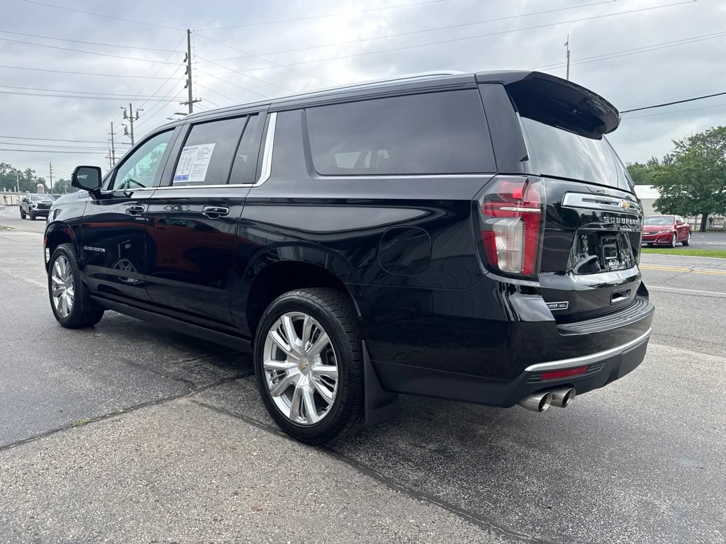 Used 2023 Chevrolet Suburban High Country w/ LPO, Illumination Package AWD/4WD image 5