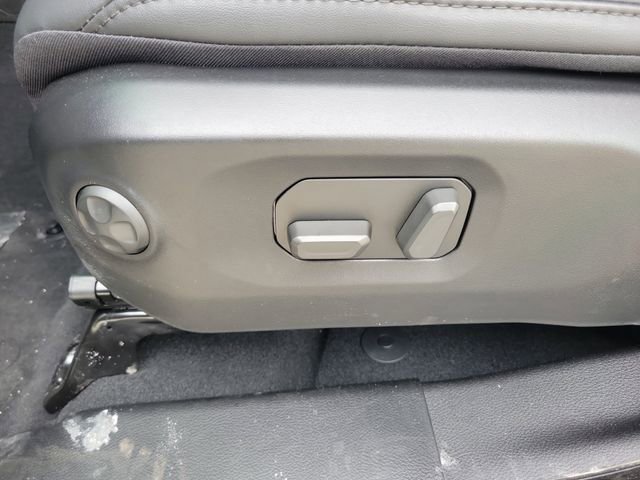 New 2026 Jeep Wrangler Unlimited Rubicon w/ Xtreme 35 Tire Package image 16