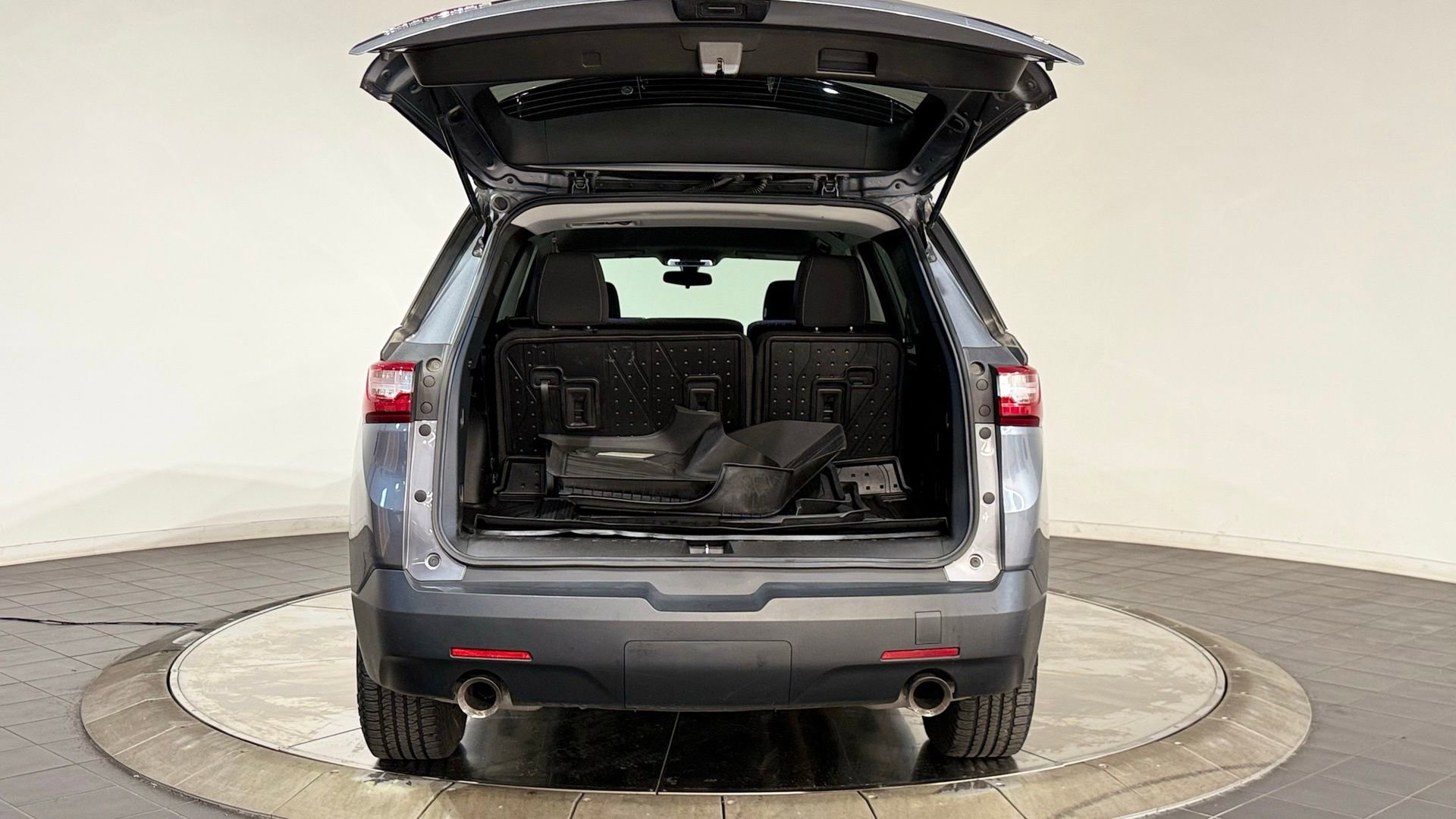 Used 2020 Chevrolet Traverse LT image 26