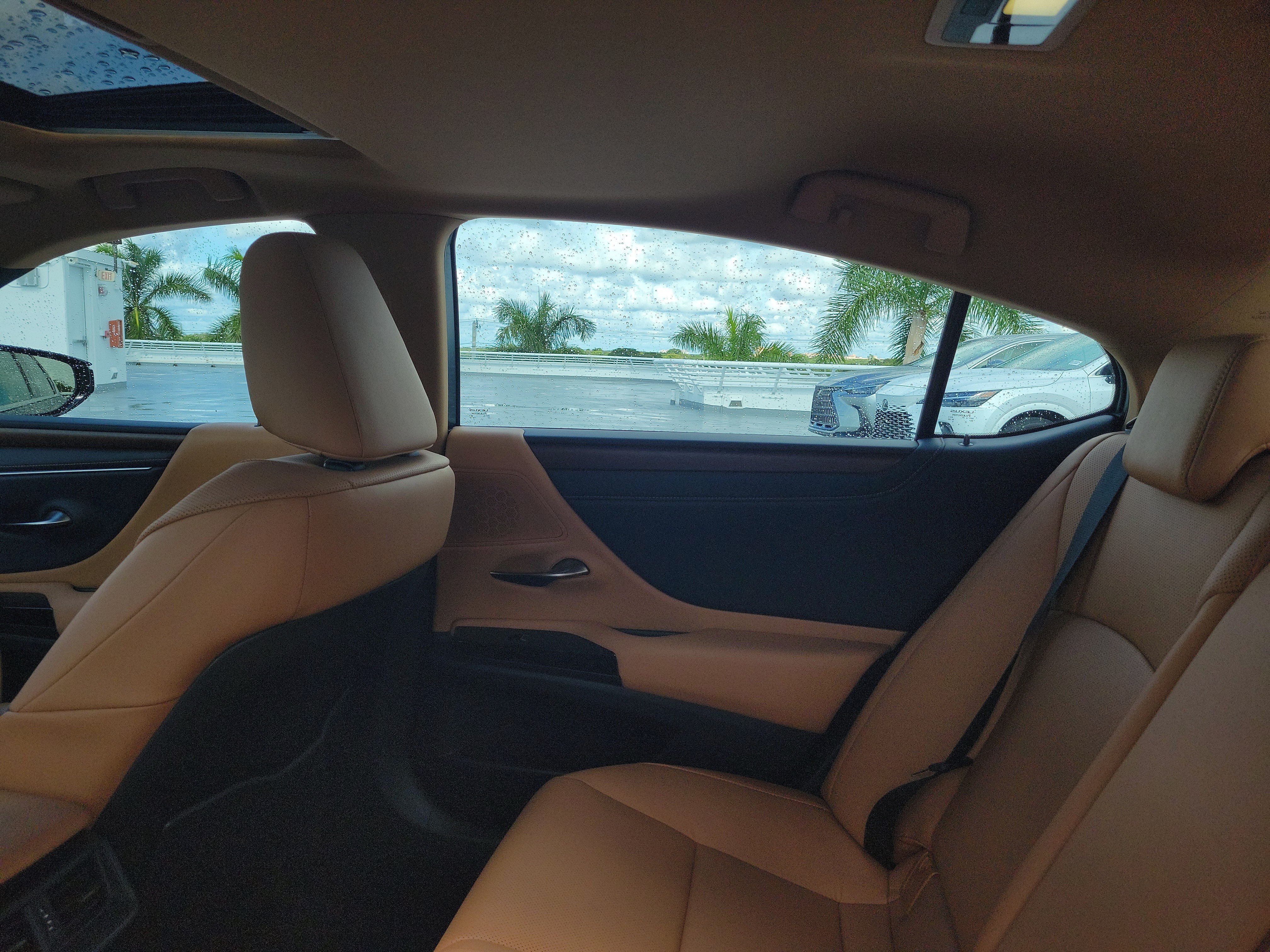 Used 2025 Lexus ES 350 w/ Premium Package FWD image 13
