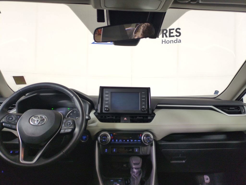 Used 2019 Toyota RAV4 XLE image 21