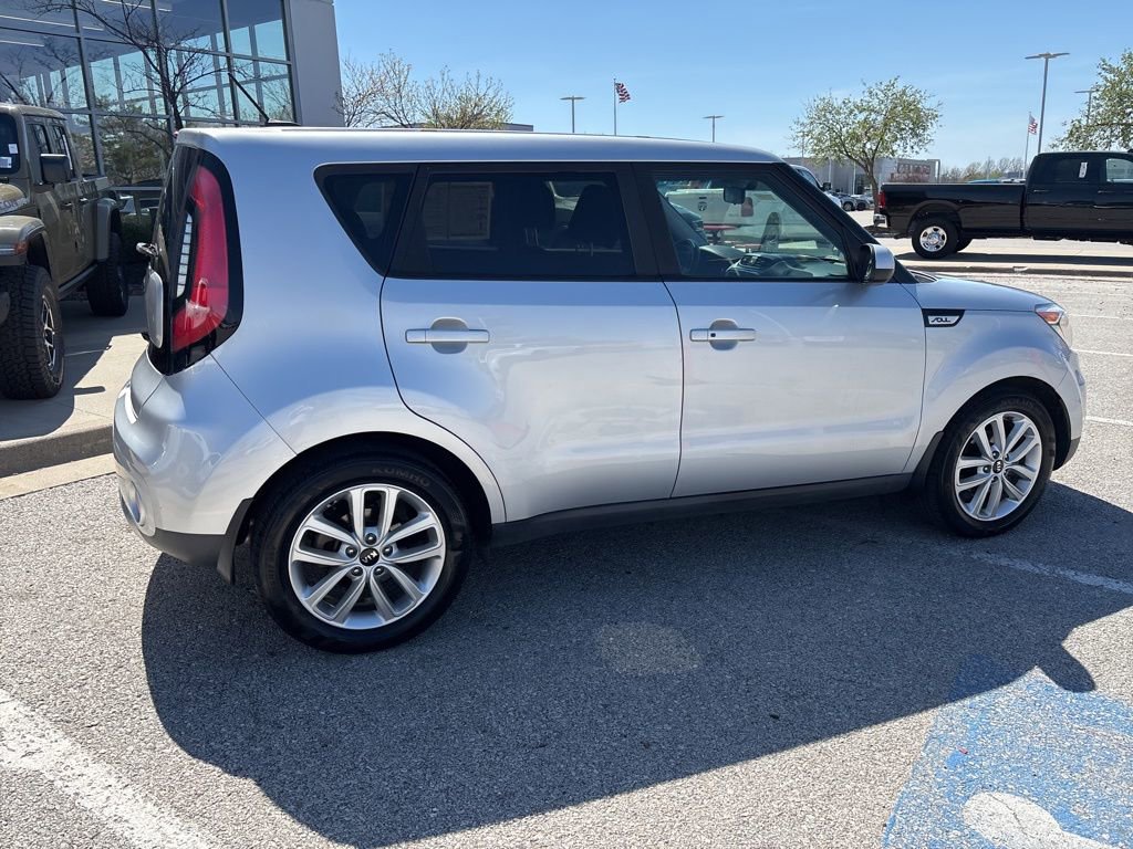 Used 2017 Kia Soul + w/ Audio Package image 28