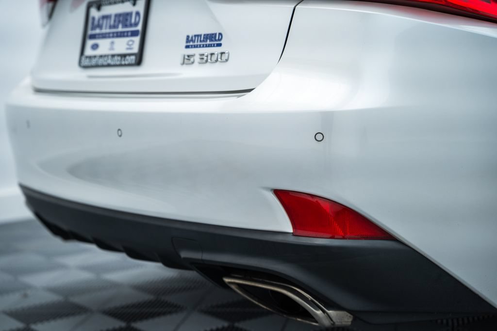 Used 2020 Lexus IS 300 w/ Navigation Package RWD image 8