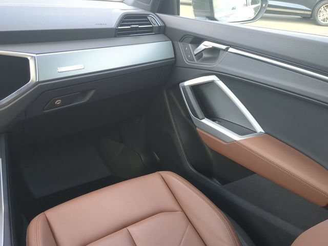 Used 2022 Audi Q3 2.0T Premium AWD/4WD image 16