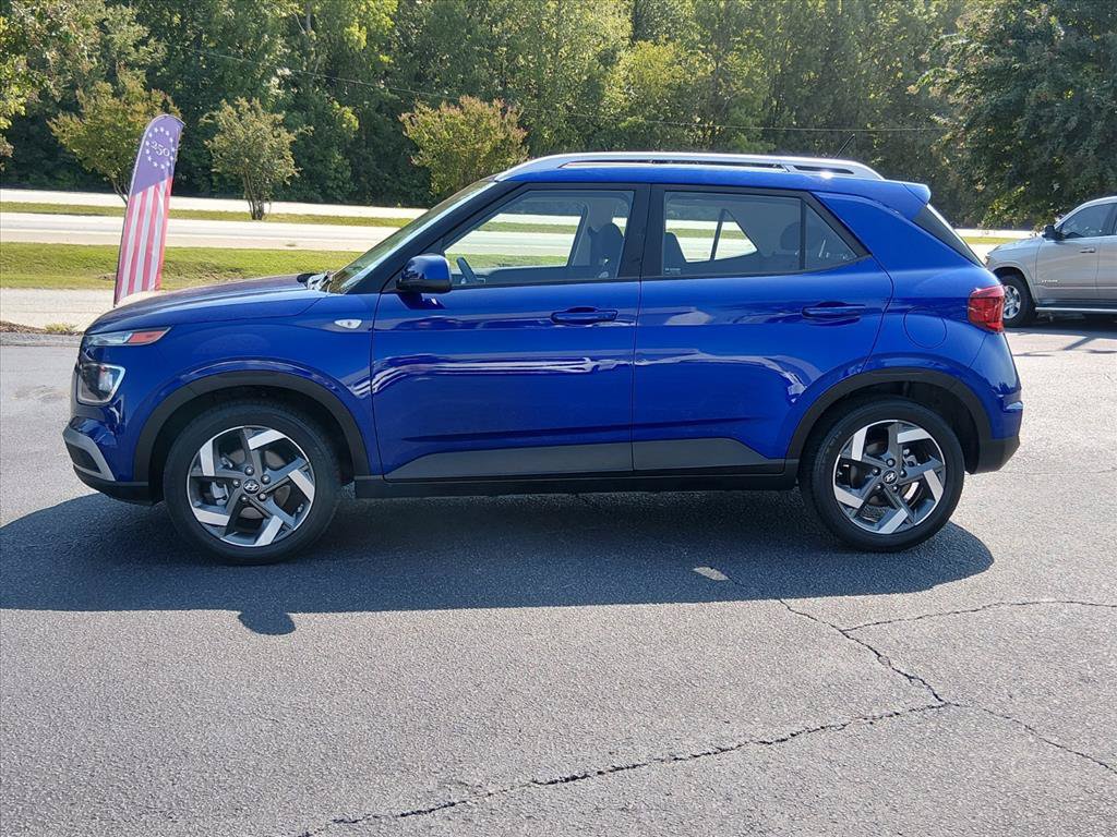 Used 2024 Hyundai Venue SEL FWD image 7