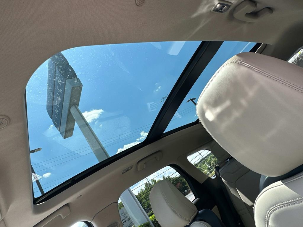 New 2025 Lincoln Corsair Grand Touring w/ Rear Removable Package Tray image 35