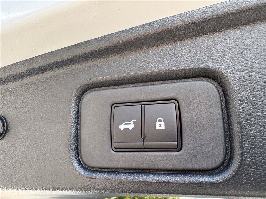 New 2026 Nissan Pathfinder SL FWD image 11