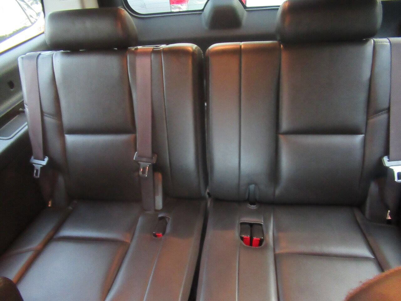 Used 2013 Cadillac Escalade ESV AWD w/ Livery Package image 32