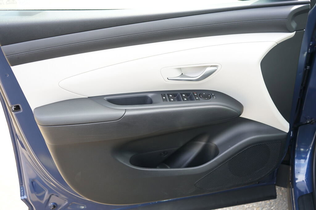 Used 2025 Hyundai Tucson SE FWD image 15