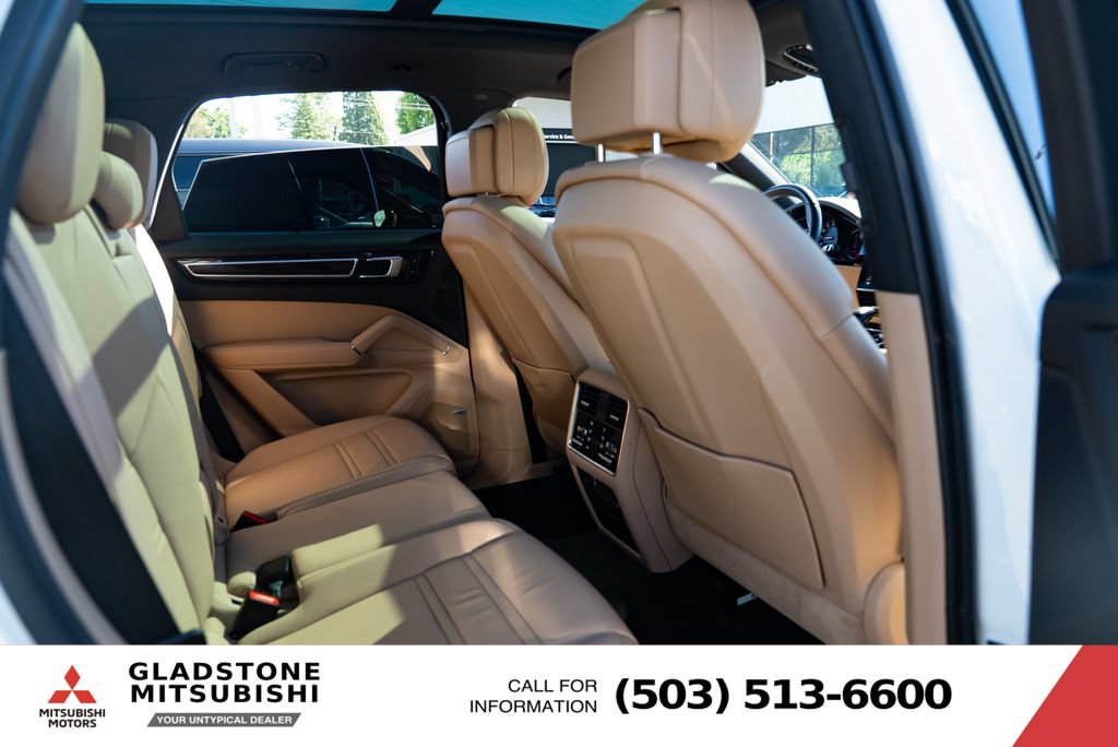 Used 2021 Porsche Cayenne AWD/4WD image 23