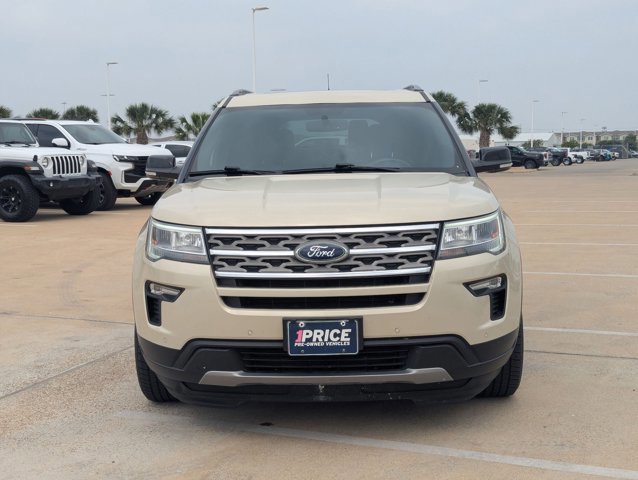 Used 2018 Ford Explorer XLT w/ Equipment Group 202A FWD image 2