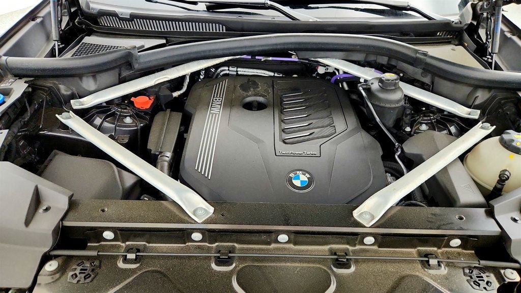 Used 2023 BMW X5 xDrive40i AWD/4WD image 26