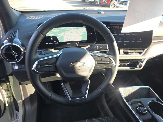 Used 2026 Chevrolet Equinox LT AWD/4WD image 17