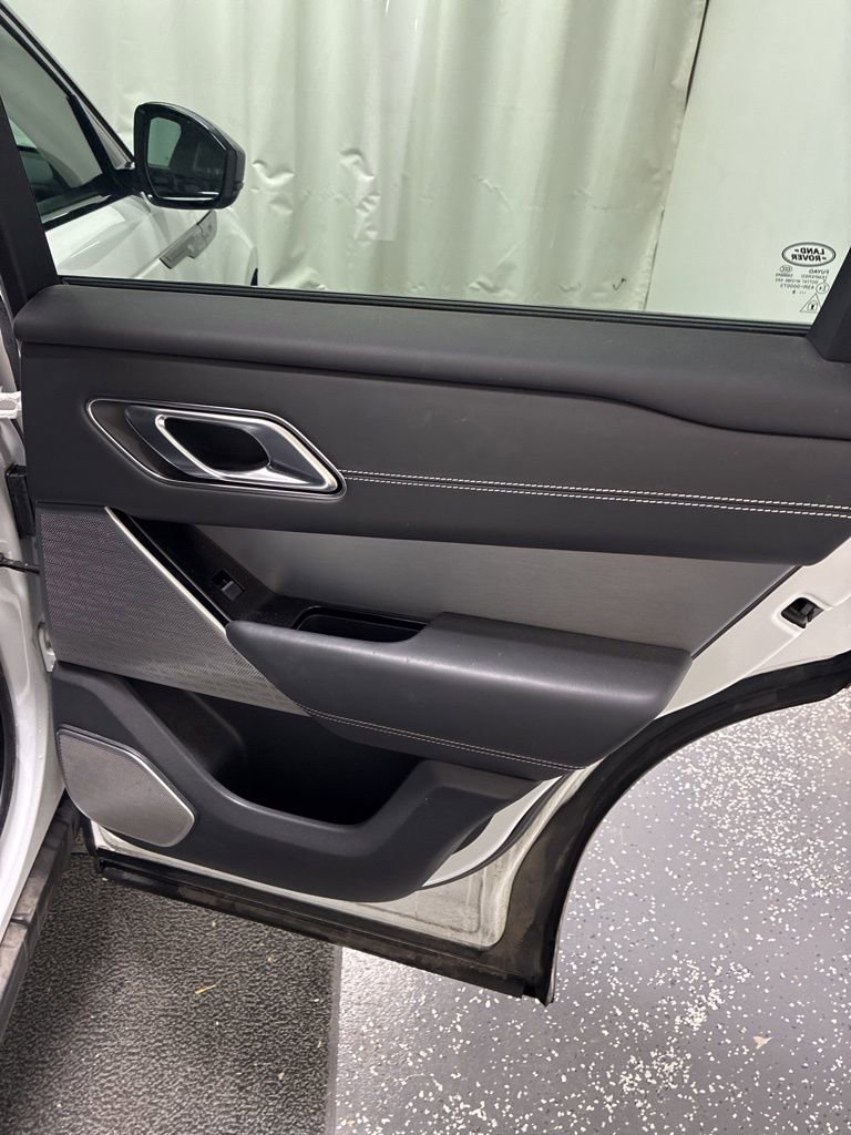 Used 2019 Land Rover Range Rover Velar R-Dynamic HSE AWD/4WD image 29