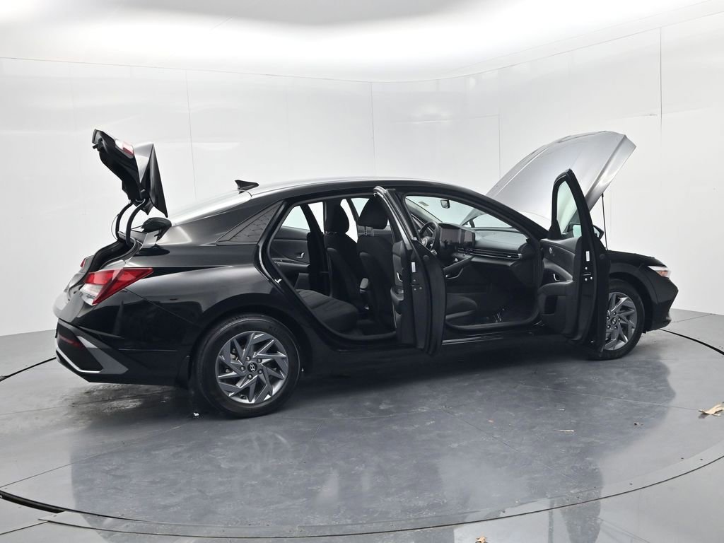 Used 2024 Hyundai Elantra SEL image 56