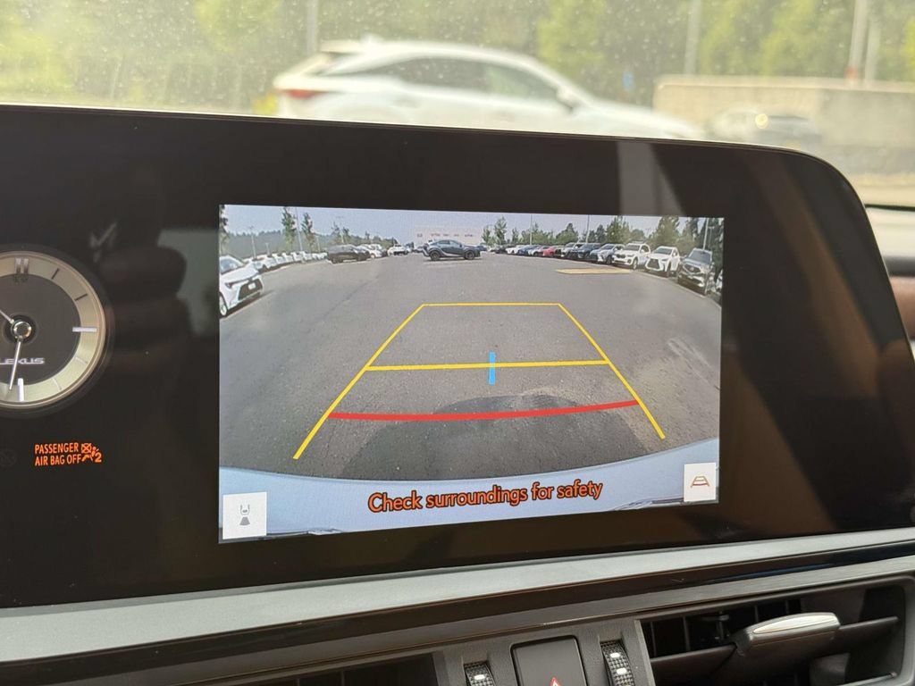 Used 2025 Lexus ES 350 w/ Premium Package FWD image 12