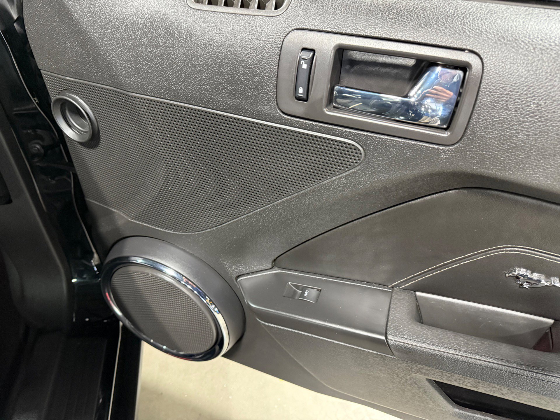 Used 2010 Ford Mustang GT image 31