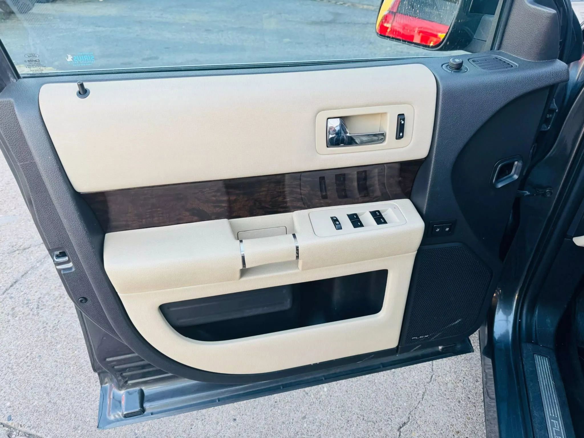 Used 2018 Ford Flex Limited image 9