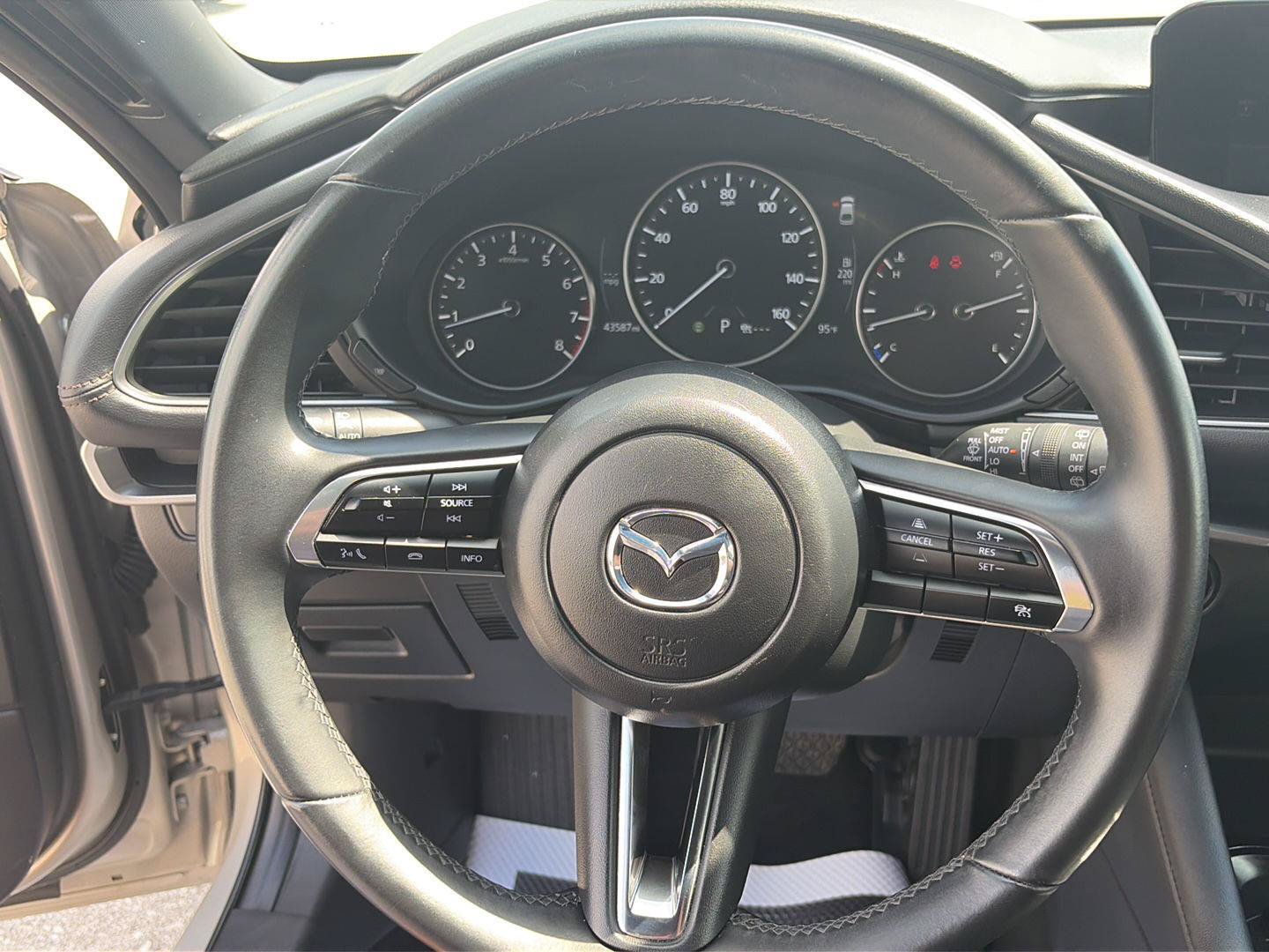 Used 2024 MAZDA MAZDA3 s FWD image 20