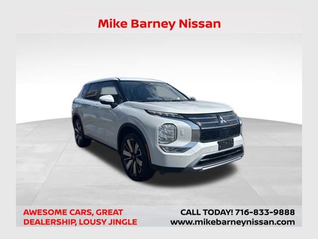 Used 2025 Mitsubishi Outlander SE AWD/4WD image 1