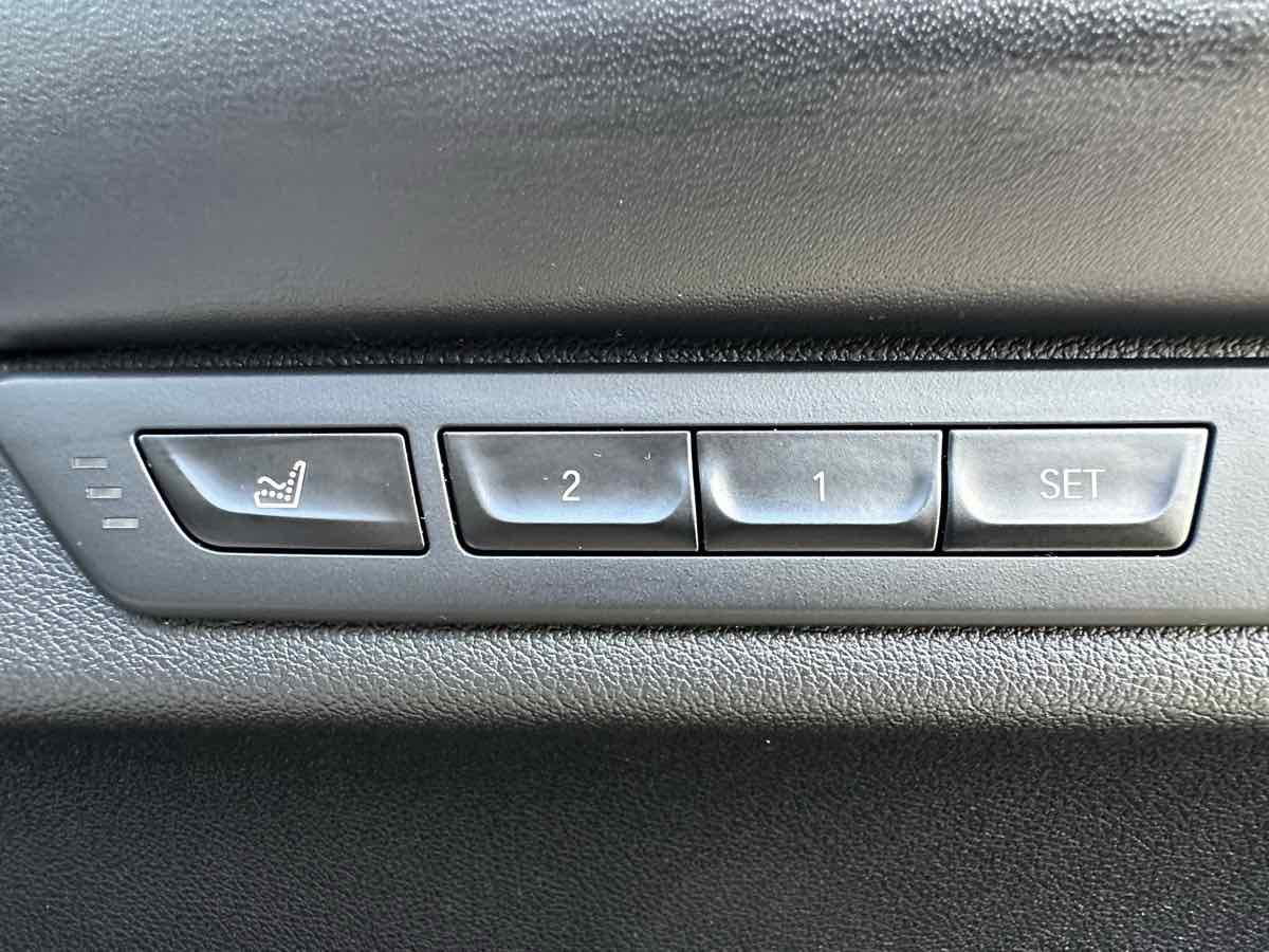 Used 2022 BMW 750i xDrive w/ Luxury Rear Seating Package AWD/4WD image 37