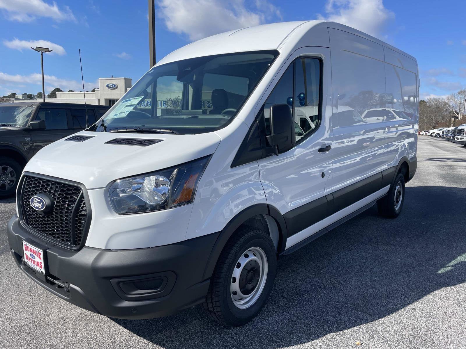 New 2026 Ford Transit 250 148 Medium Roof w/ Load Area Protection Package RWD image 7