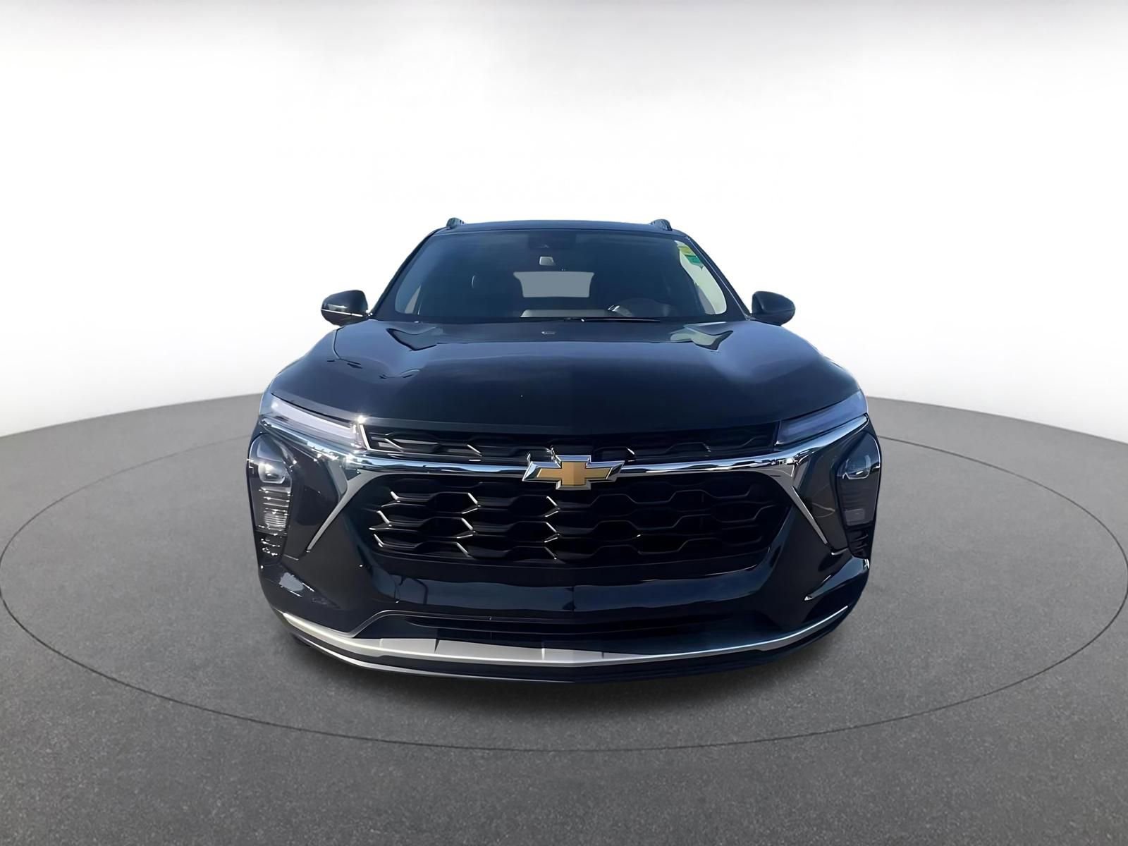 Used 2025 Chevrolet Trax LT image 4