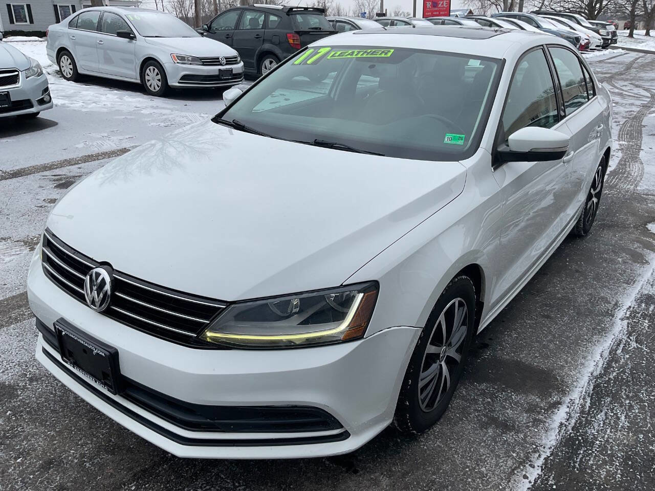 Used 2017 Volkswagen Jetta SE image 5