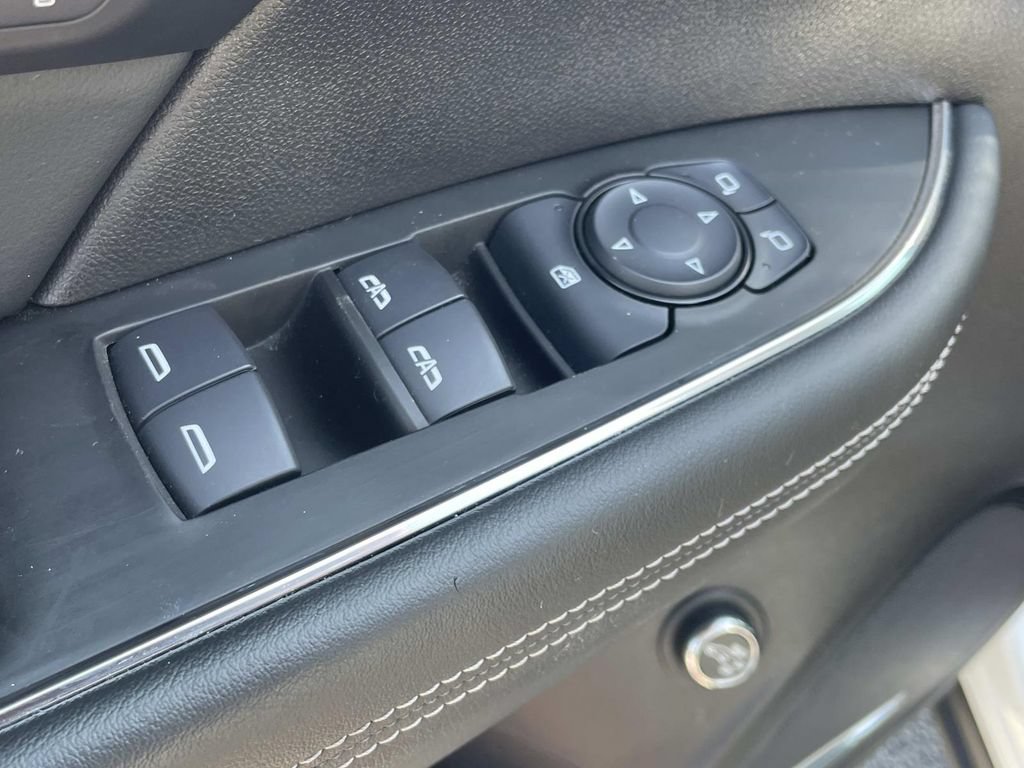 Used 2022 Buick Envision Essence w/ Technology Package I FWD image 16