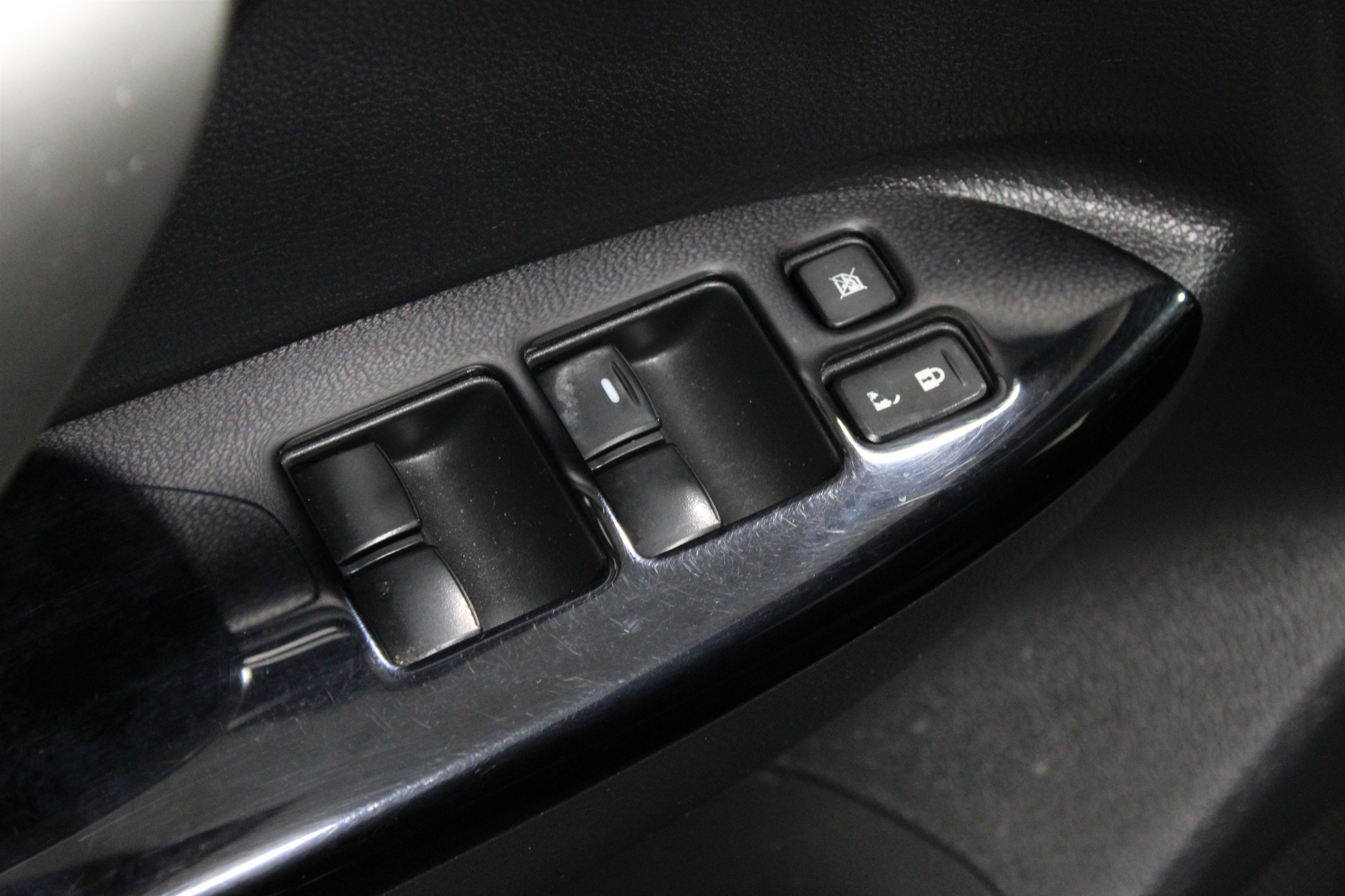 Used 2019 Mitsubishi Eclipse Cross LE AWD/4WD image 4