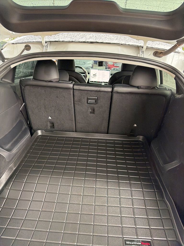 Used 2022 Tesla Model Y Long Range image 38