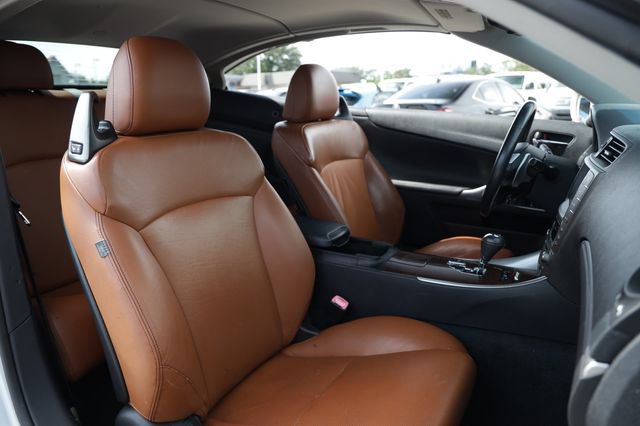 Used 2011 Lexus IS 350C w/ Luxury Pkg RWD image 17