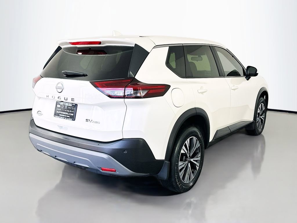 Used 2023 Nissan Rogue SV image 7