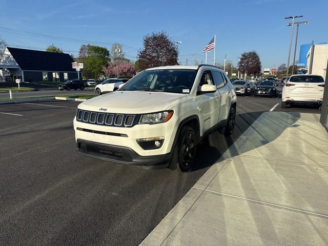 Used 2018 Jeep Compass Latitude w/ Popular Equipment Group AWD/4WD image 6