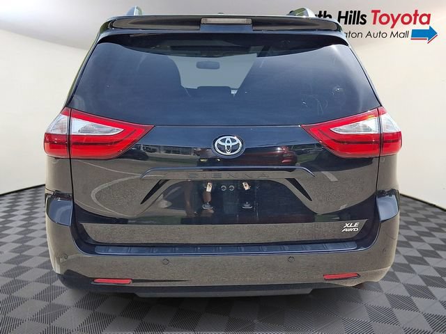 Used 2017 Toyota Sienna XLE AWD/4WD image 5
